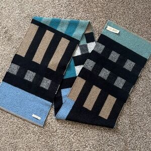 Burberry Black and Blue Geometric Scarf